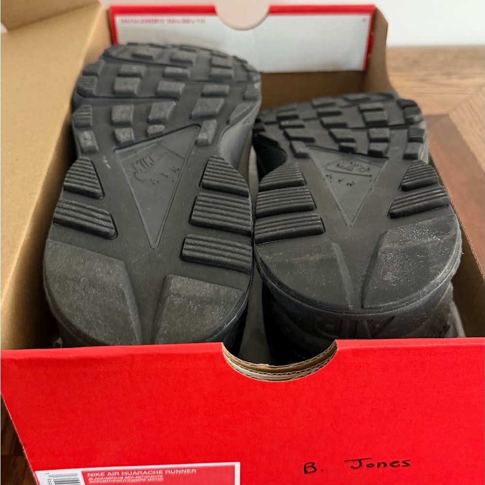 Men's Grey and Black Nike Air Huarache Runner - Picture 6 of 8